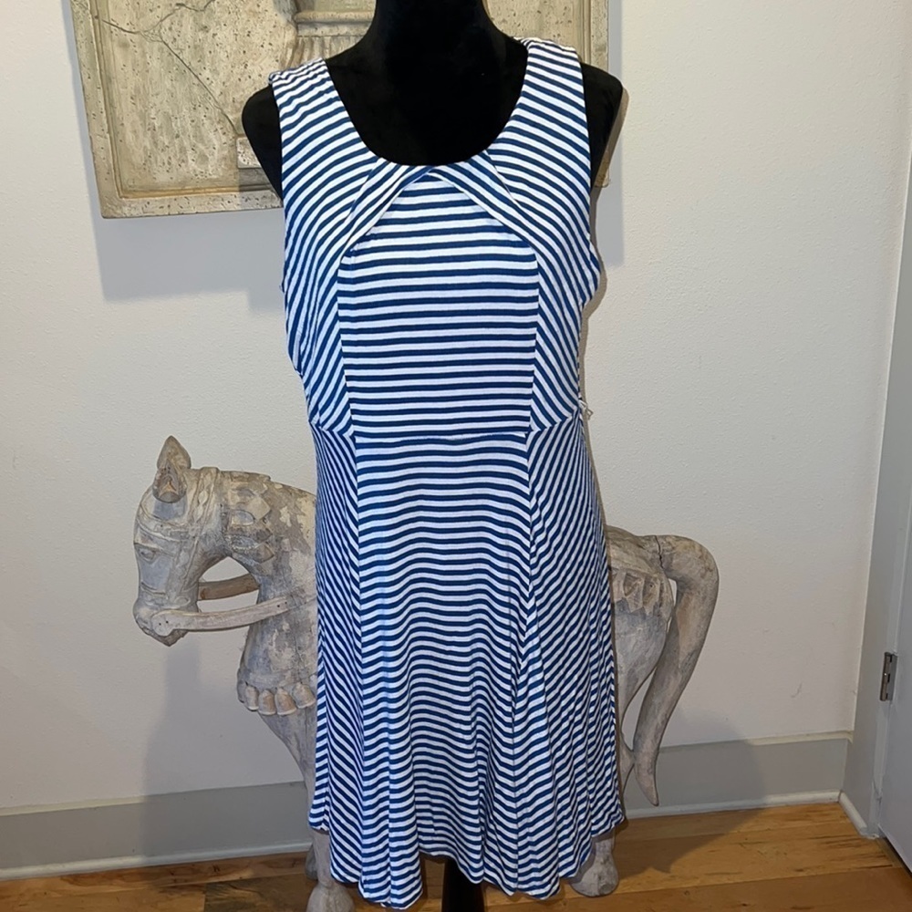 Elle soft knit sleeveless A line dress blue and white stripes round neck Sz L